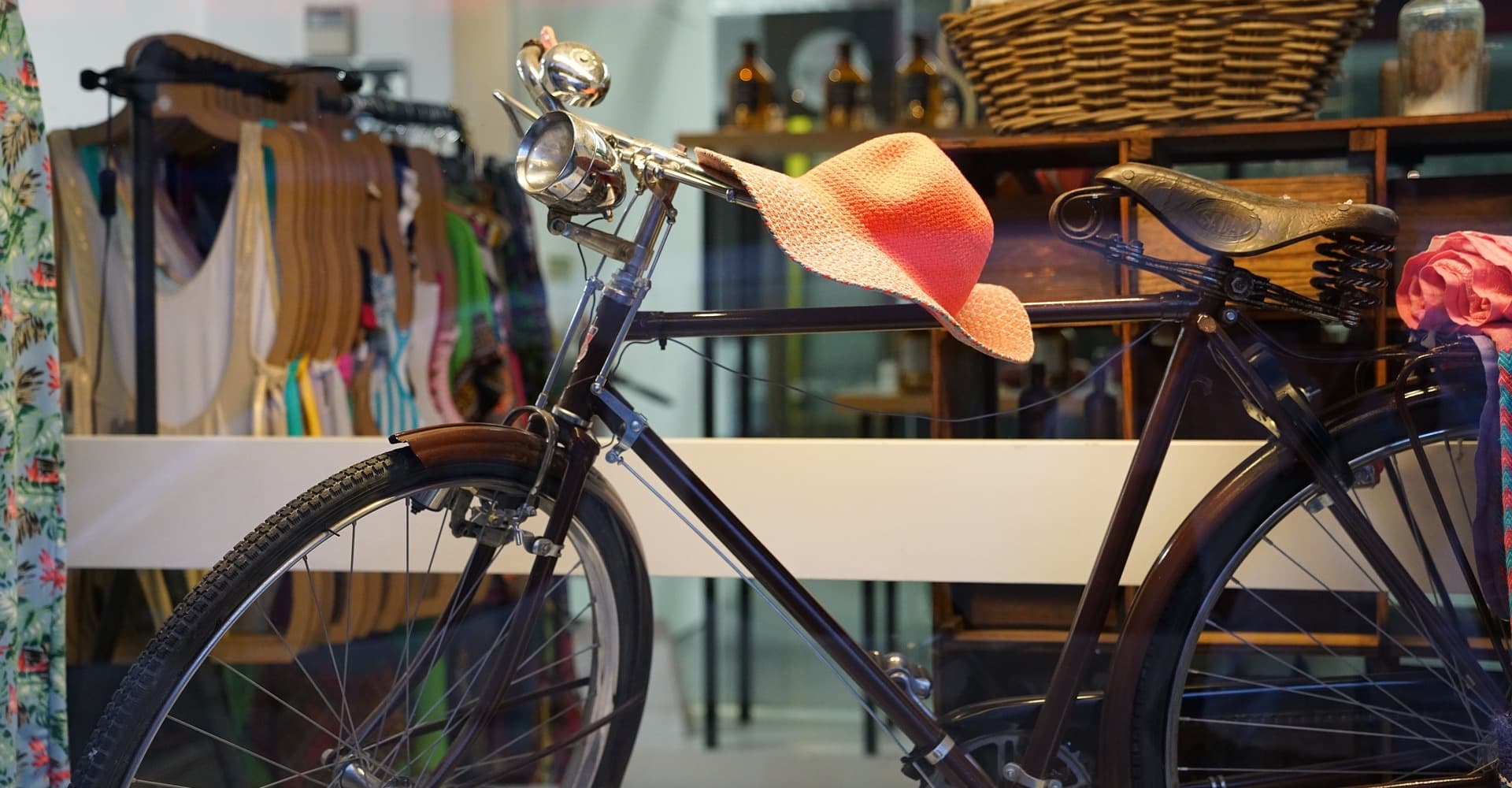 Nearby shops and beaches can be accessed by bicycle.